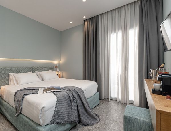 DELUXE ΔΙΚΛΙΝΟ ΜΕ ΕΞΩΤΕΡΙΚΟ ΥΔΡΟΜΑΣΑΖ