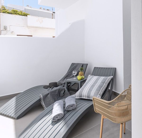 DELUXE DOUBLE WITH OUTDOOR HOT TUB