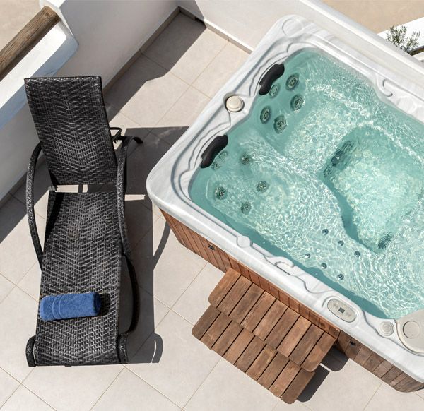 KING ΣΟΥΙΤΑ ΜΕ ΘΕΑ ΣΤΗ ΘΑΛΑΣΣΑ